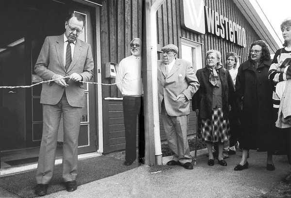 Inauguration fo the factory, 1985