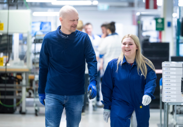 Photo of two people in the Stora sundby factory.