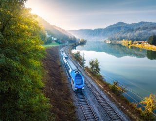 Multigigabit train-to-ground connectivity