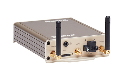 Front view of industrial cellular 4G LTE Router Westermo MRD-415 with antennas.