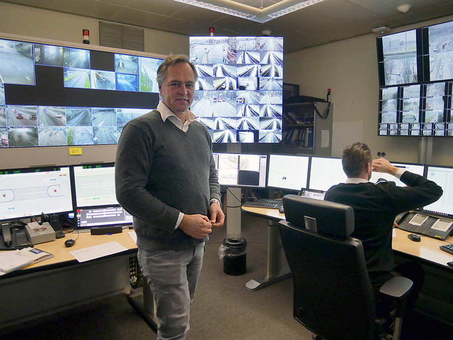 Albert Scholten in the Amsterdam traffic control room.